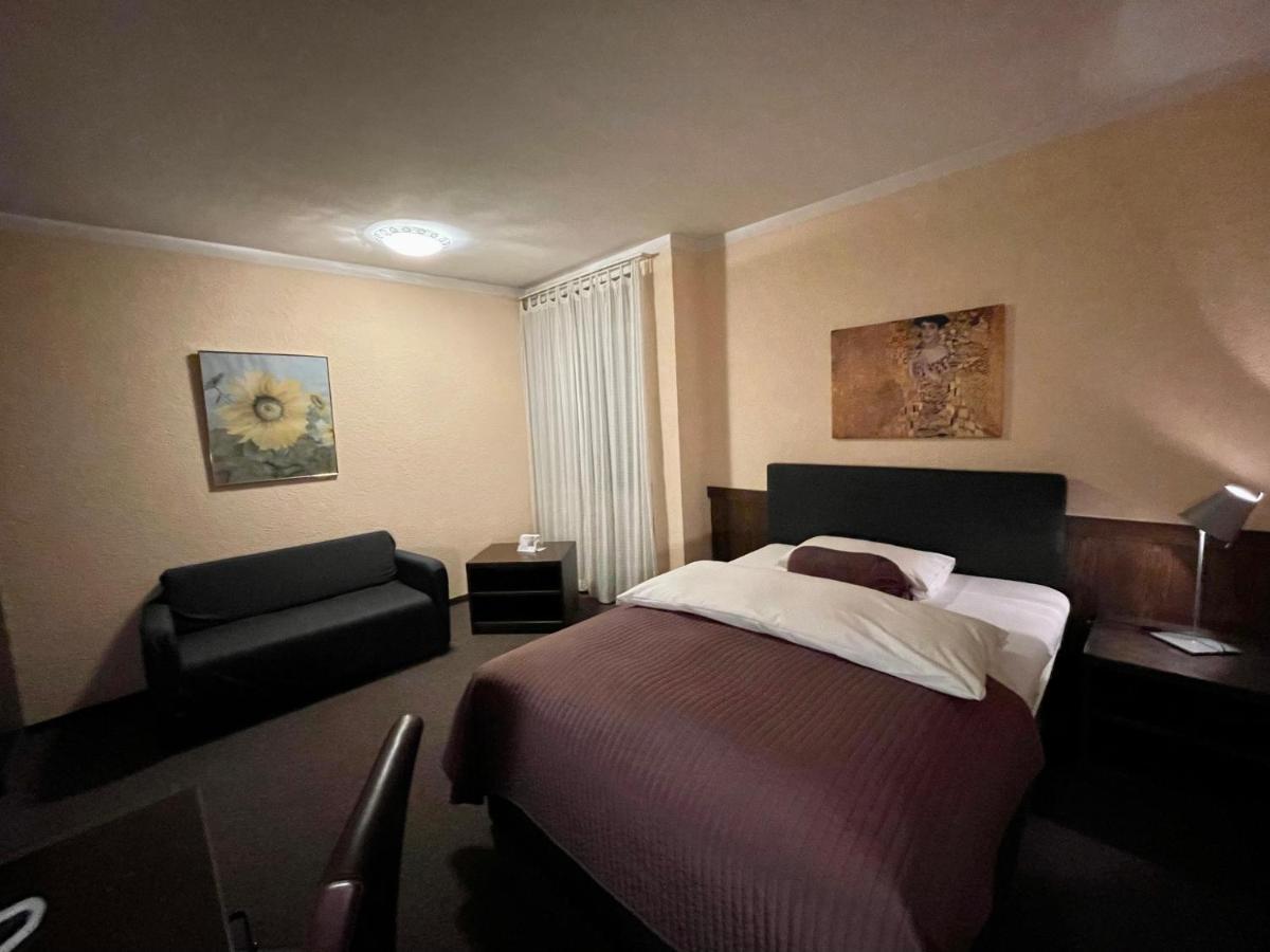 Hotel Brunnenhof Bad Nauheim Exteriör bild