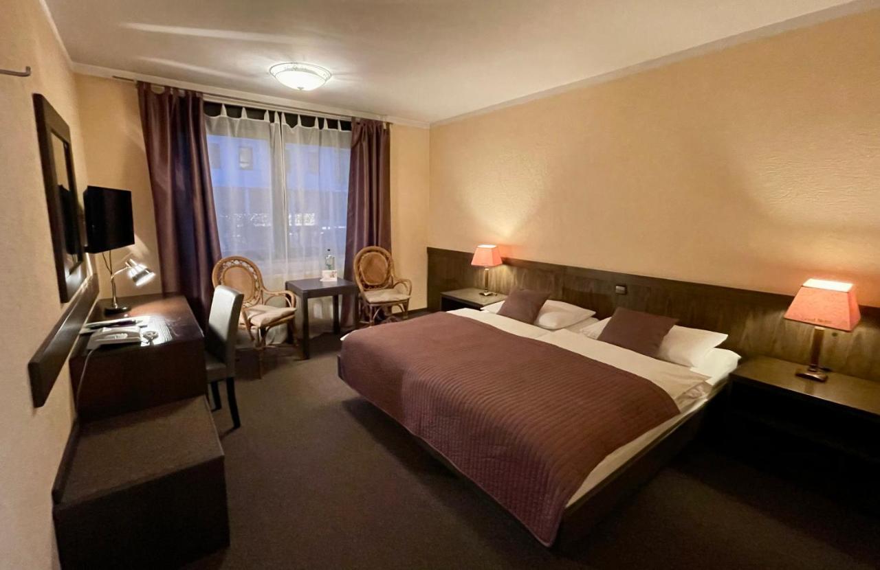 Hotel Brunnenhof Bad Nauheim Exteriör bild